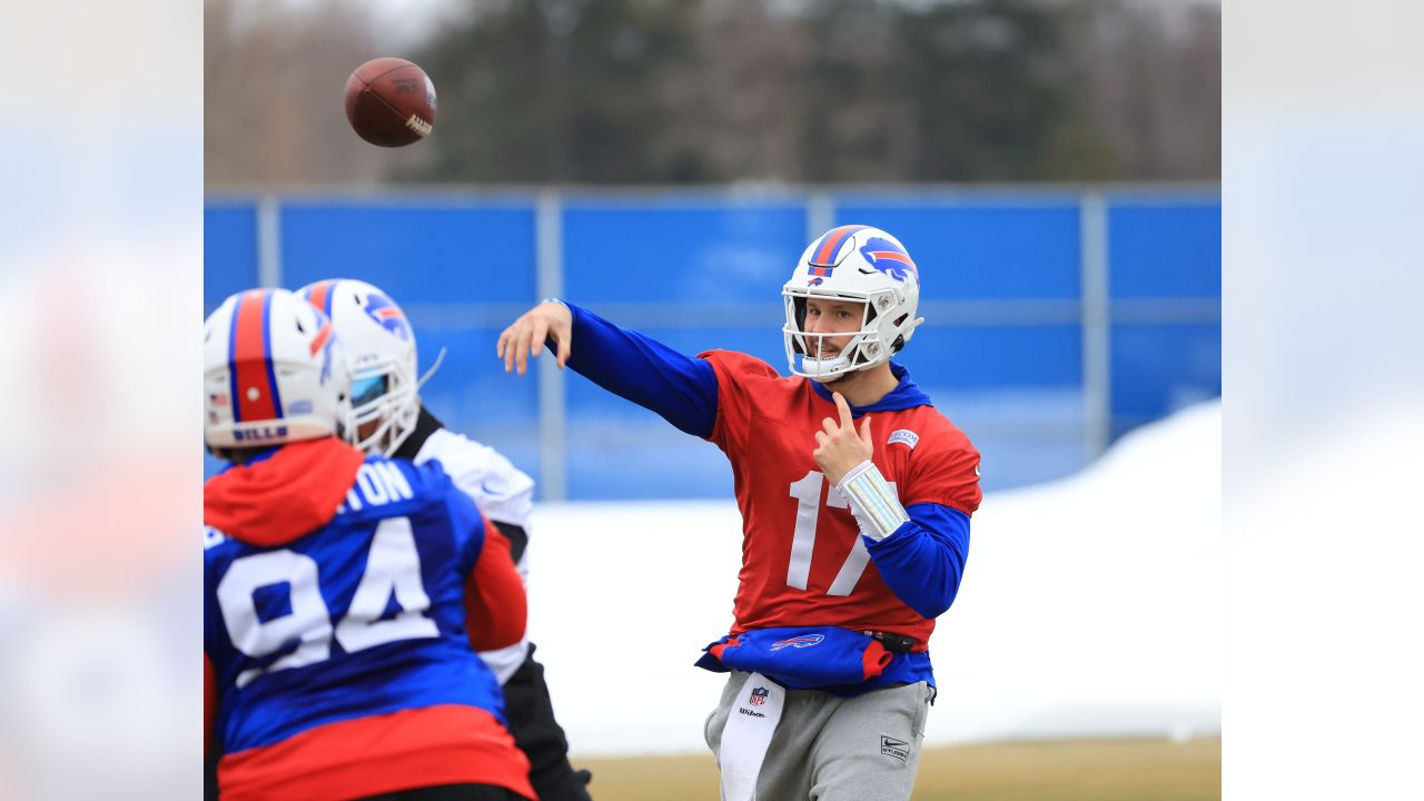 Josh Allen's connection with Joe Burrow, Mitch Morse's return and Bills  injury updates