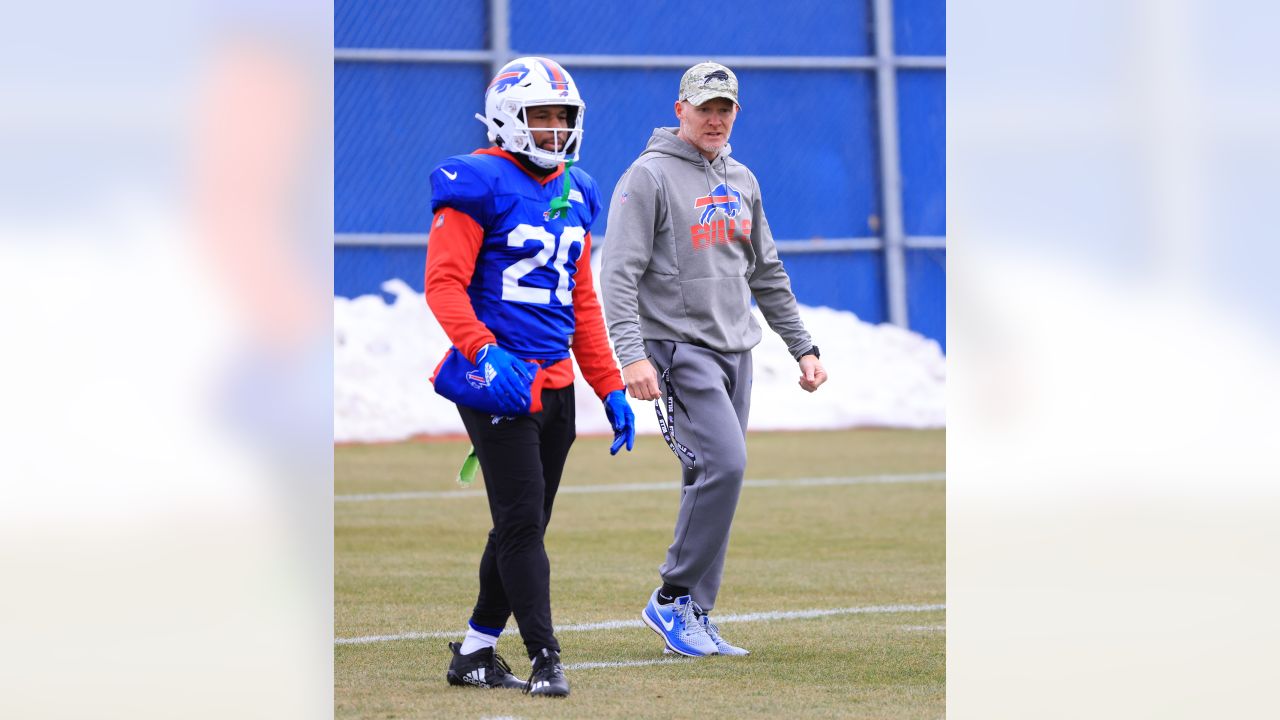 Bills' McDermott hailed for leading through emotional week