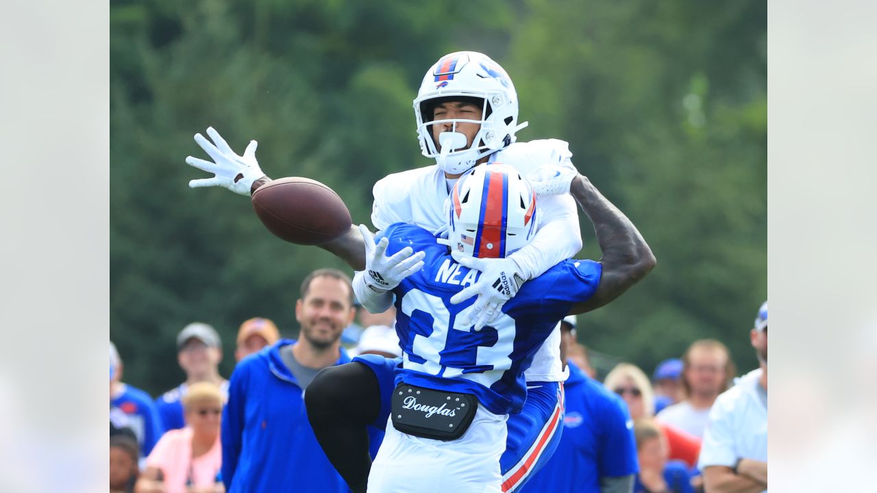 Buffalo Bills tight end Quintin Morris (85) takes the field for practice at  NFL football training camp in Orchard Park, N.Y., on Saturday, July 31,  2021. (AP Photo/Joshua Bessex Stock Photo - Alamy