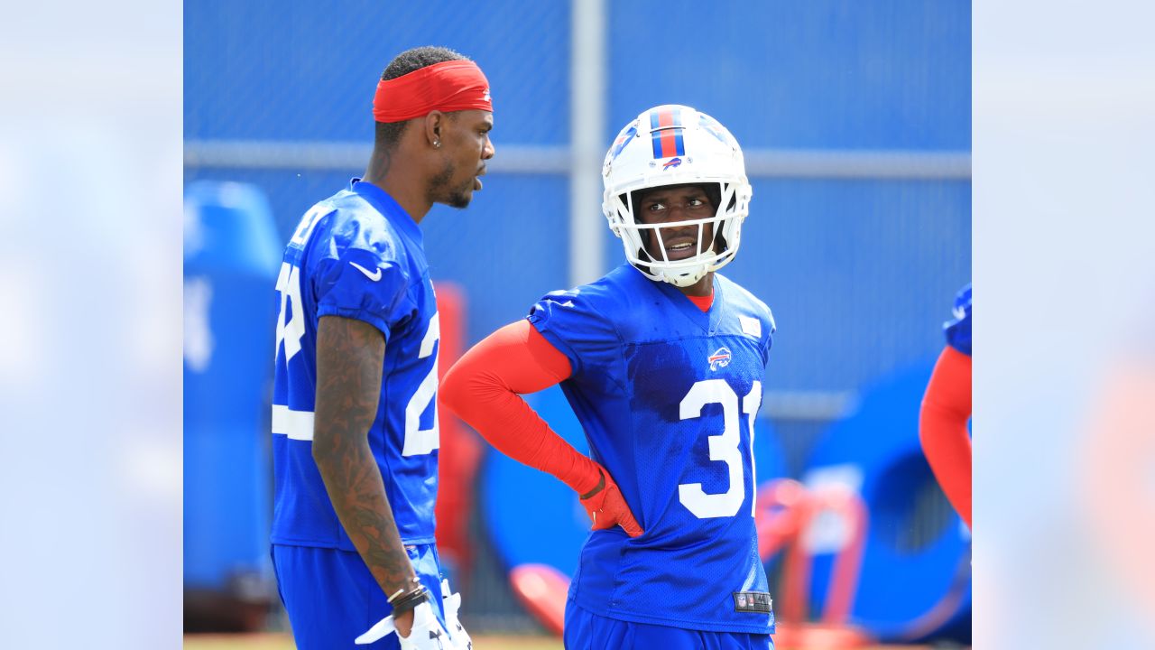 Buffalo Bills open rookie minicamp