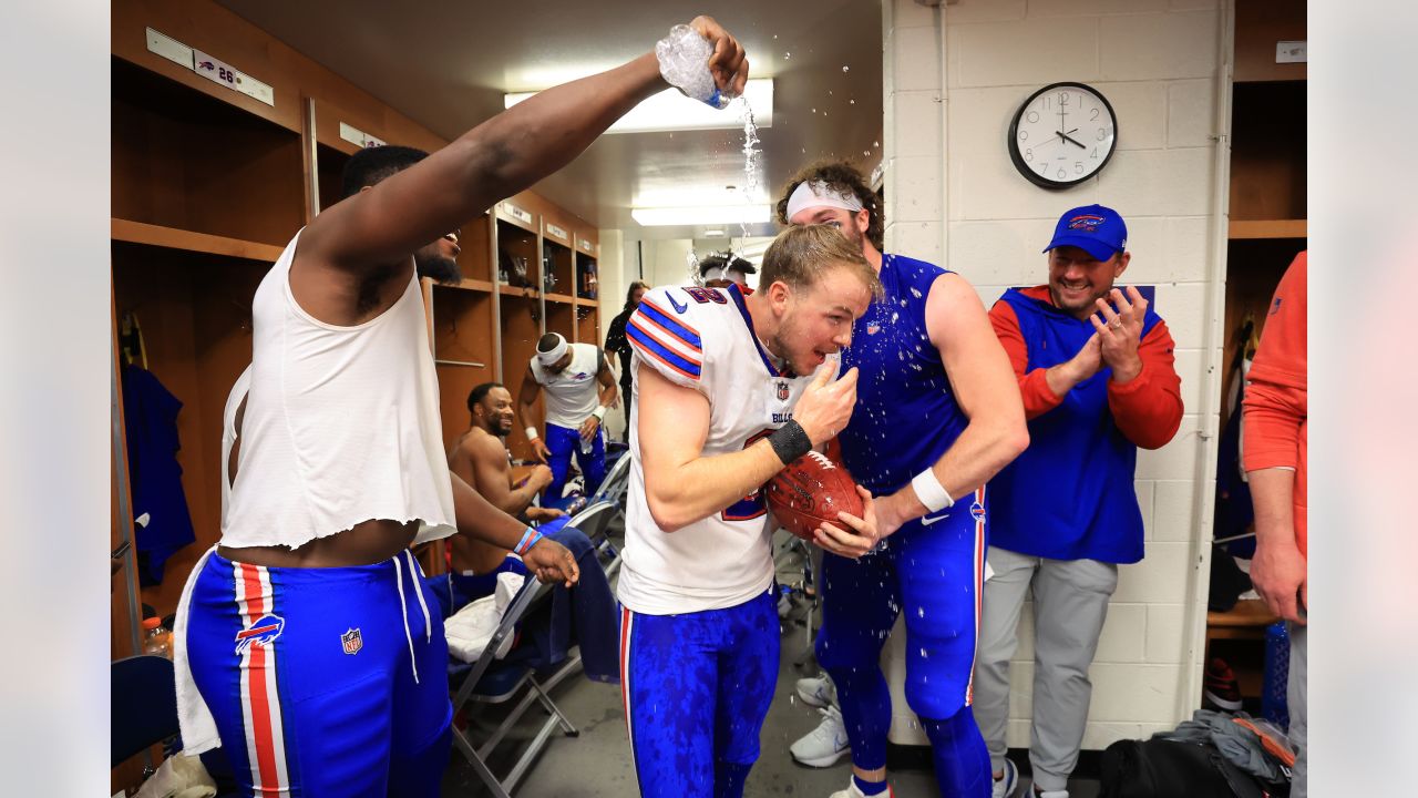 Josh Allen leads clutch drive for game-winning FG, Bills beat Lions 28-25  on Thanksgiving