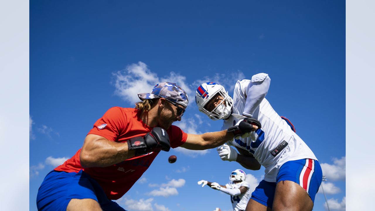 BillsCamp Day 6 Notes: •Gabe Davis has been that dude last couple  practices. Davis open all day. •Tyrel Dodson with first team reps today…