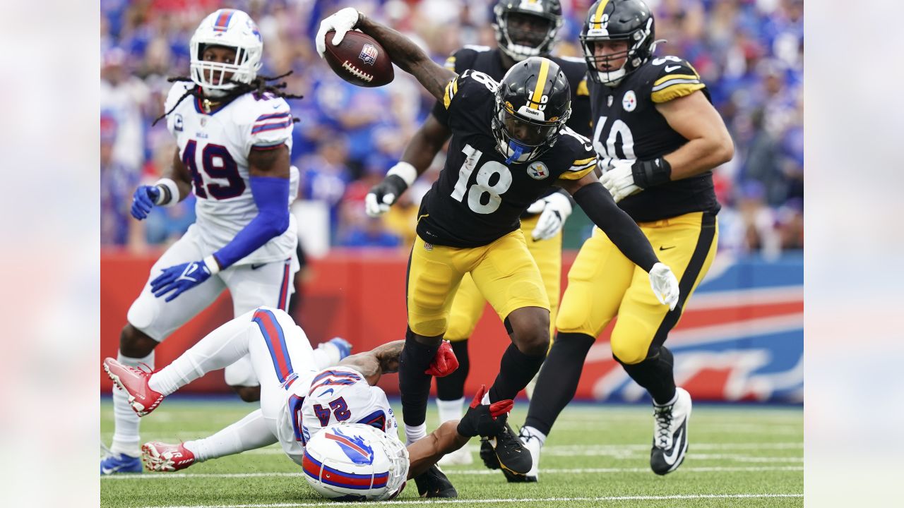 Buffalo Bills cornerback Taron Johnson flips momentum with pick-six vs.  Pittsburgh Steelers quarterback Ben Roethlisberger