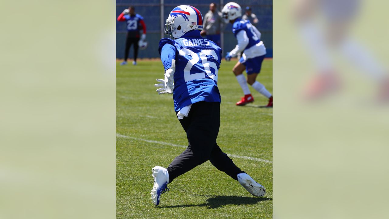 Buffalo Bills re-sign tackle Daryl Williams to 3-year contract