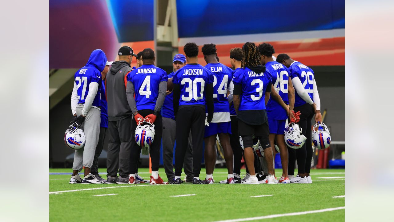 Everybody's cooking and football is on TV”  Bills enjoy the festivities of  playing on Thanksgiving