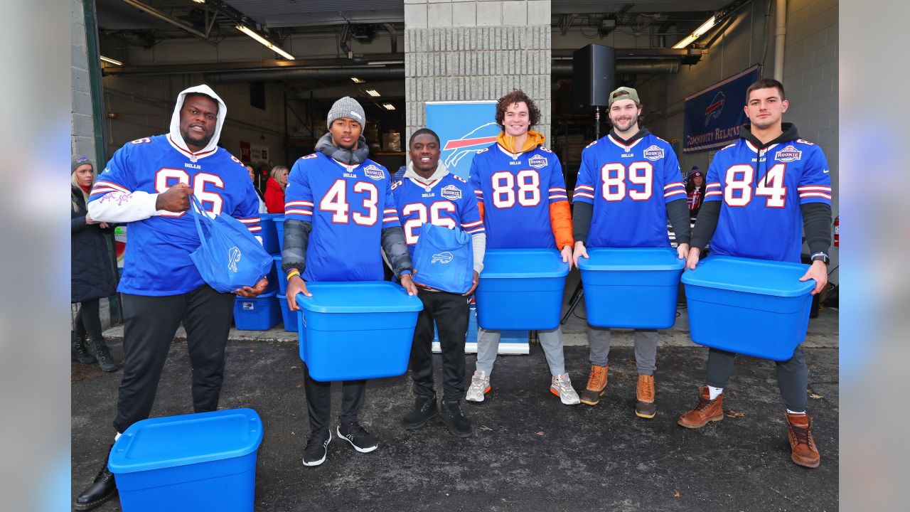 Jeff Mazurek, Bills' equipment staffers were unsung heroes during