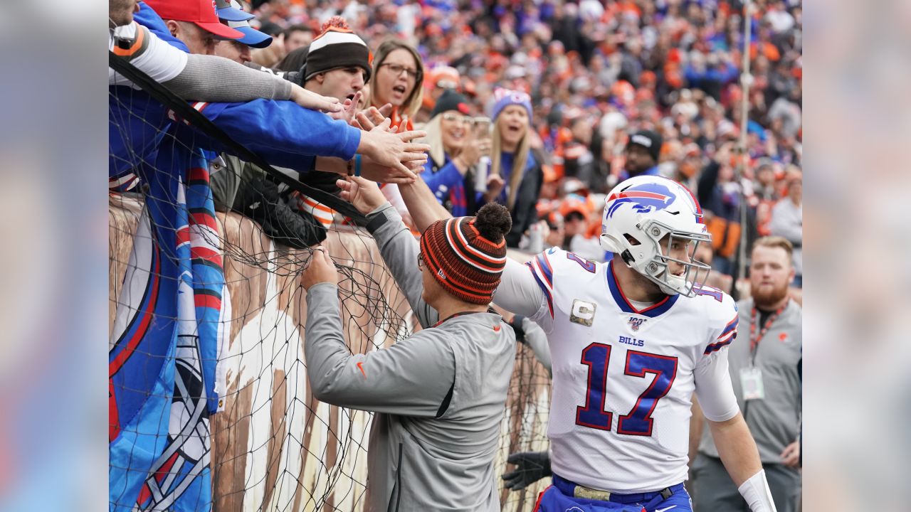 49ers out-gunned by Josh Allen and the Bills, lose first 'home game' in  Arizona – KNBR