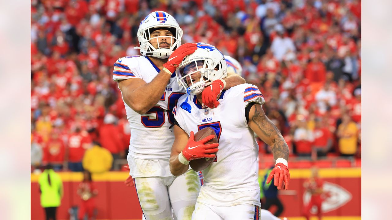 Josh Allen leads Bills to late TD, then defense comes up with big play to  beat Chiefs