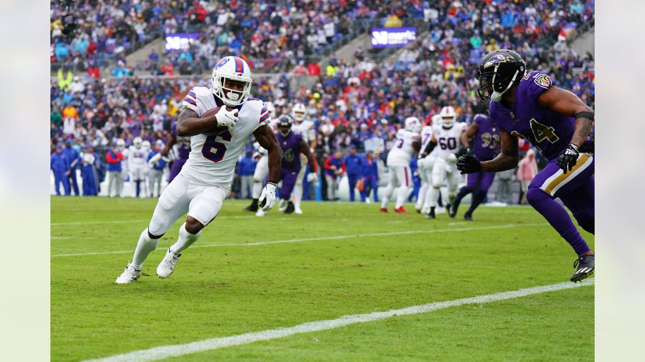 BALTIMORE, MD - OCTOBER 02: Baltimore Ravens running back J.K. Dobbins (27)  runs the ball for a touchdown during the Buffalo Bills versus Baltimore  Ravens NFL game at M&T Bank Stadium on