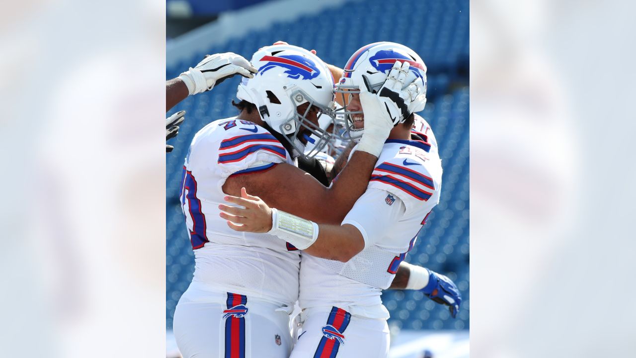 Bills rally to beat Rams 35-32 after blowing 25-point lead