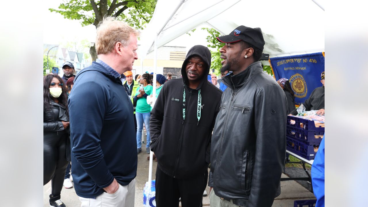 Bills, Sabres Choose Love shirts on sale to raise money for survivors of  Tops shooting