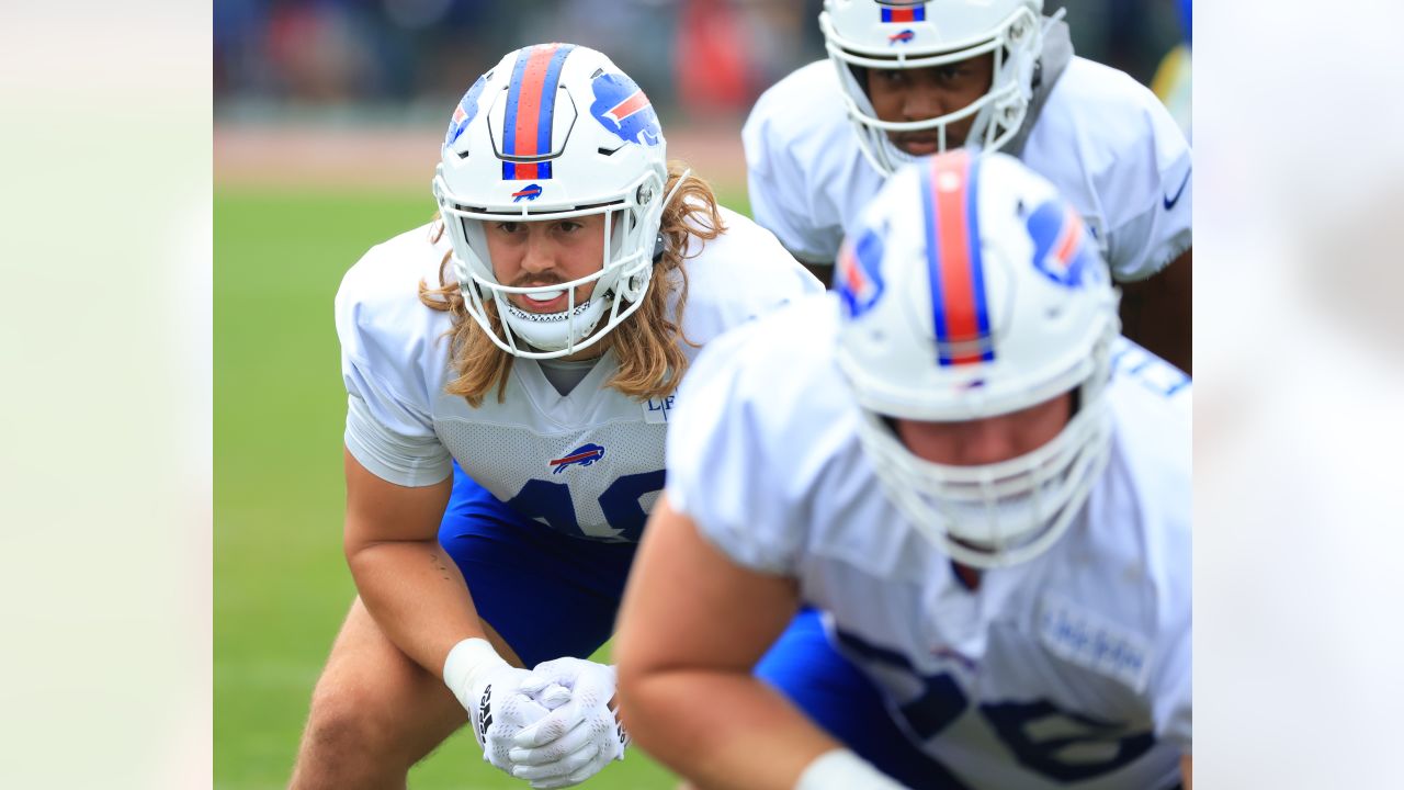 Buffalo Bills defensive tackle Kyle Williams (95) takes part in drills  during their NFL football training camp in Pittsford, N.Y., Tuesday, July  22, 2014. (AP Photo/Bill Wippert Stock Photo - Alamy