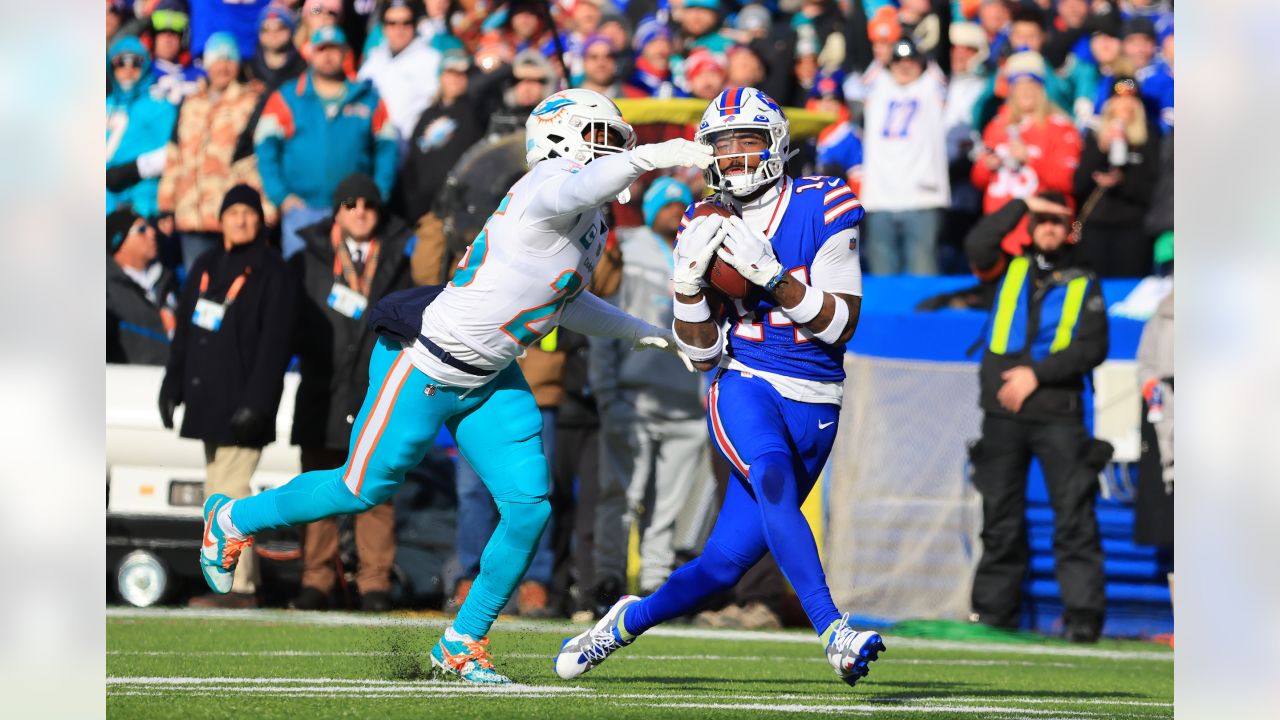 Dolphins vs. Bills final score, results: Buffalo hangs on in  turnover-filled game, advances to divisional round