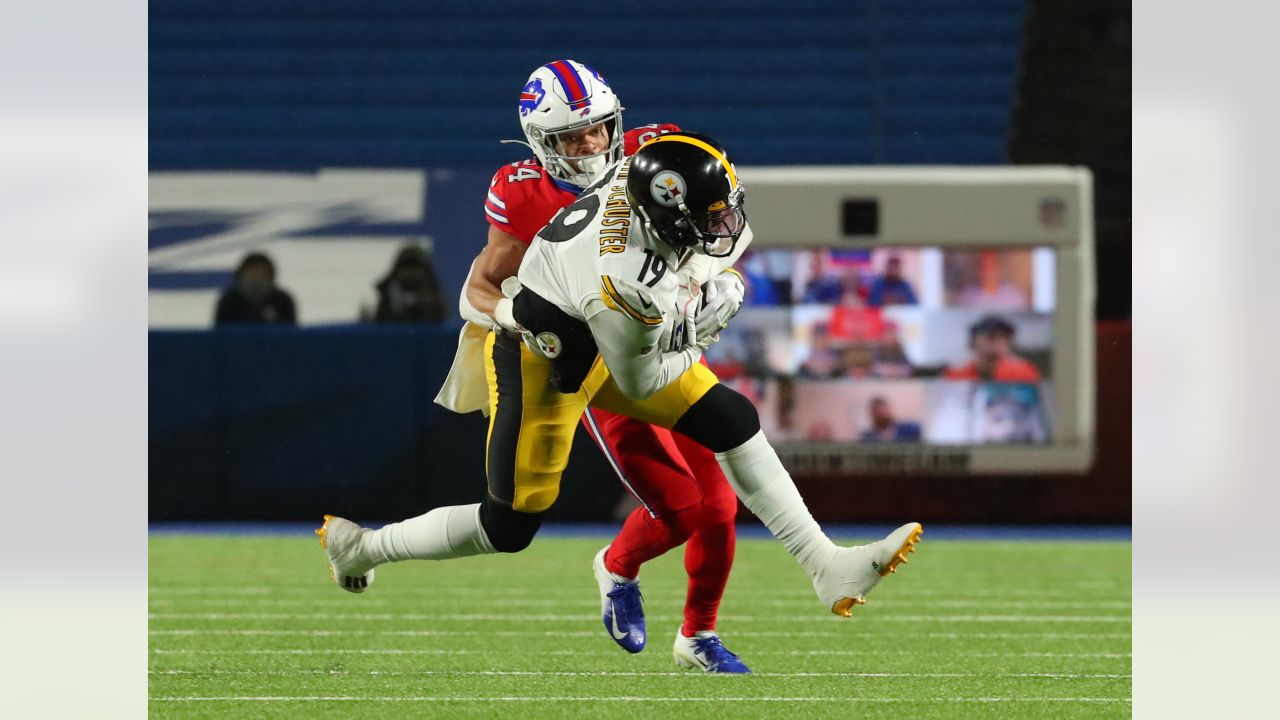 IRVINE, CALIFORNIA - 24 JUNE 2021: Football Helmets of the Pittsburgh  Steelers and Buffalo Bills, Week One Opponents in the NFL Editorial Photo -  Image of division, matchup: 226568656