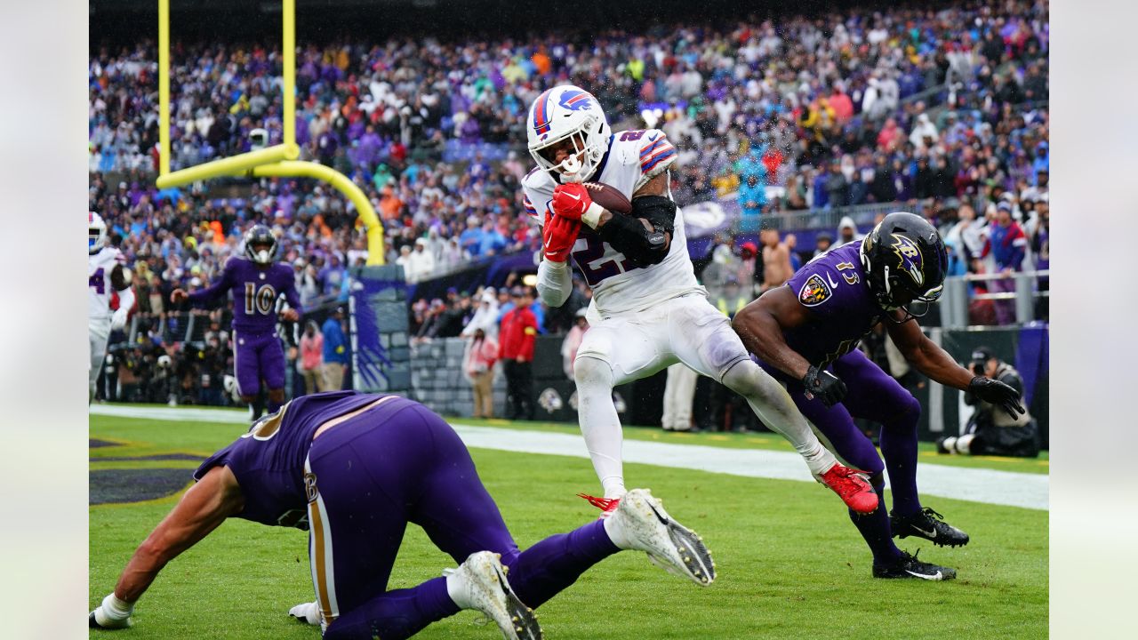 BALTIMORE, MD - OCTOBER 02: Baltimore Ravens running back J.K. Dobbins (27)  runs the ball for a touchdown during the Buffalo Bills versus Baltimore  Ravens NFL game at M&T Bank Stadium on