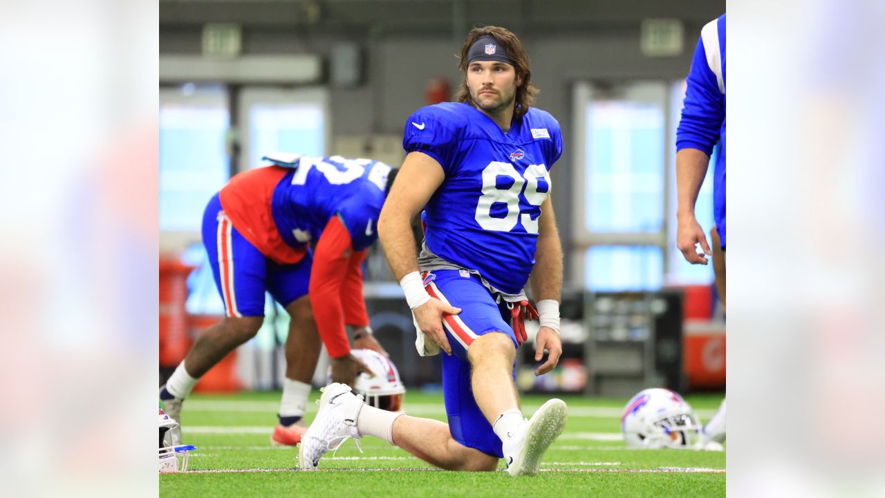 Buffalo Bills - We've placed OL Spencer Brown on the Reserve/Covid-19 list.  WR Jake Kumerow has been activated from the Reserve/Covid-19 list:  bufbills.co/3qQ4kWO