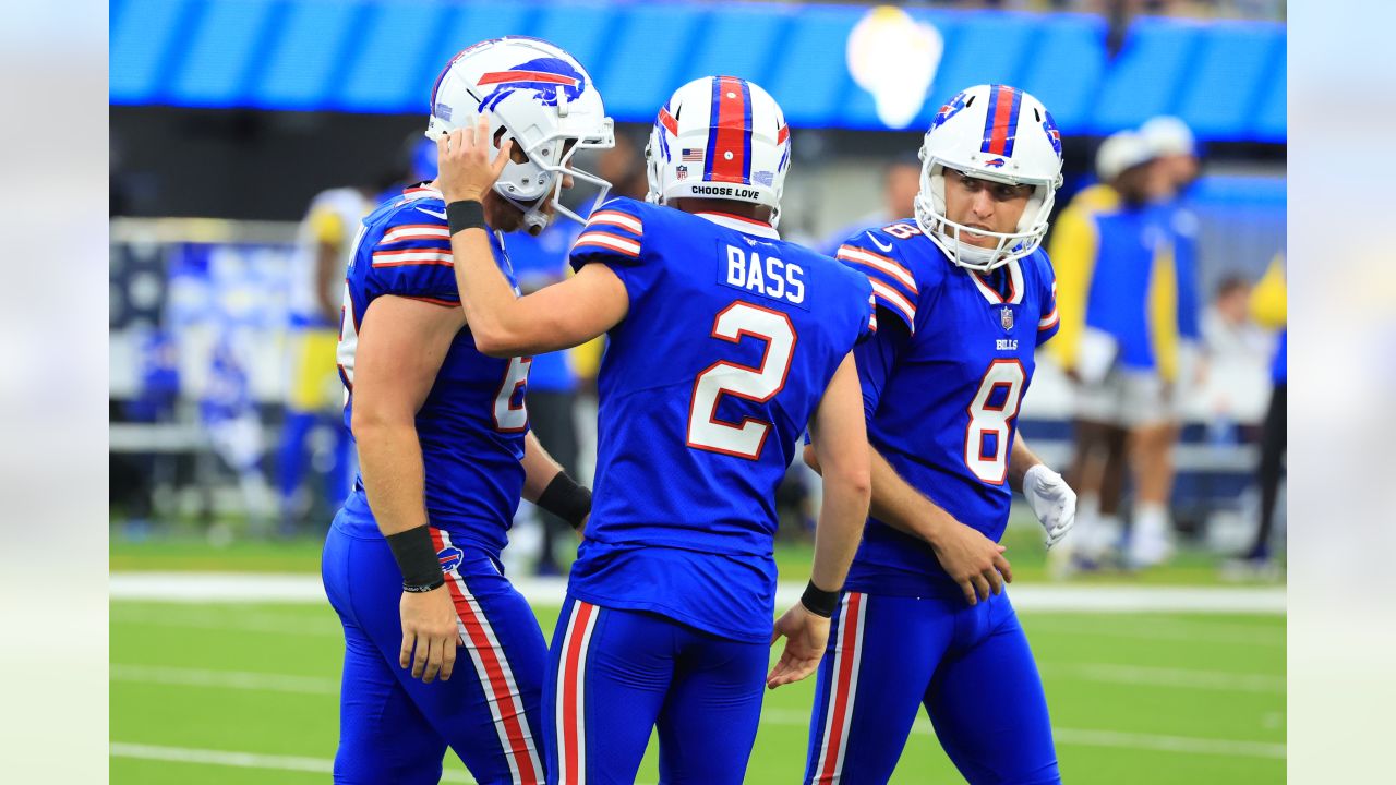 Josh Allen's heroic second half leads Bills over Rams 31-10