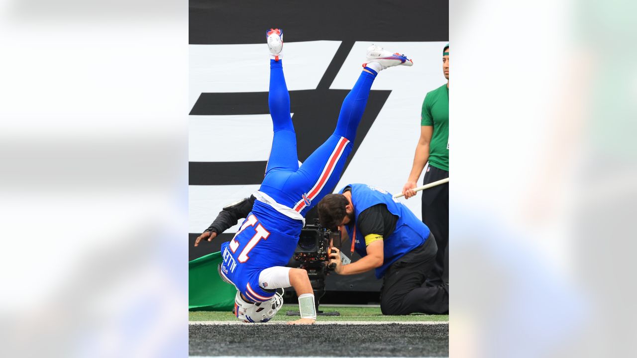 Josh Allen's acrobatic hurdle against New York Jets