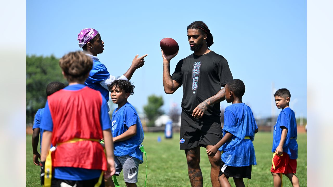 FOX19 NOW on X: Buffalo Bills safety Demar Hamlin plans to make a stop in  Cincinnati as a part of a multicity tour to promote CPR safety. Hamilin  went into cardiac arrest