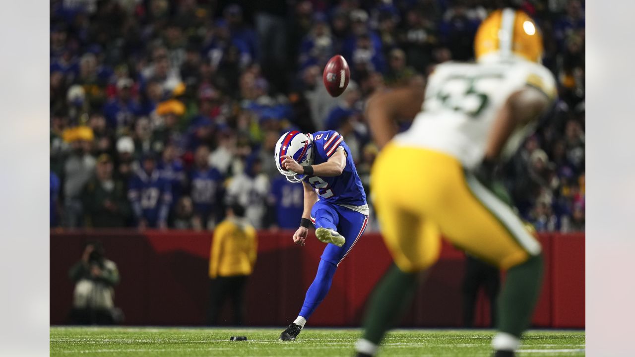 Green Bay Packers 17-27 Buffalo Bills: Stefon Diggs leads Bills to victory  as Aaron Rogers' Packers suffer fourth consecutive defeat, NFL News