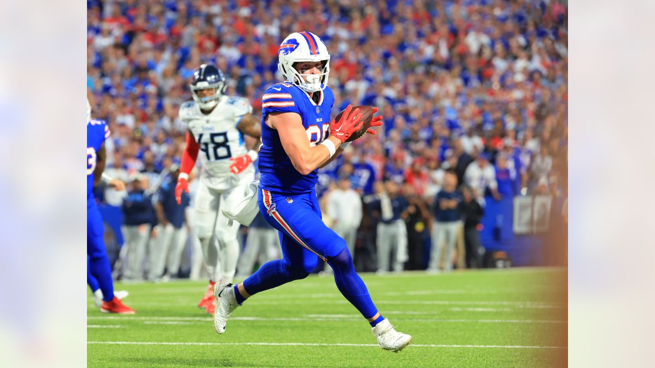 Social media reacts to Bills' thumping of Titans