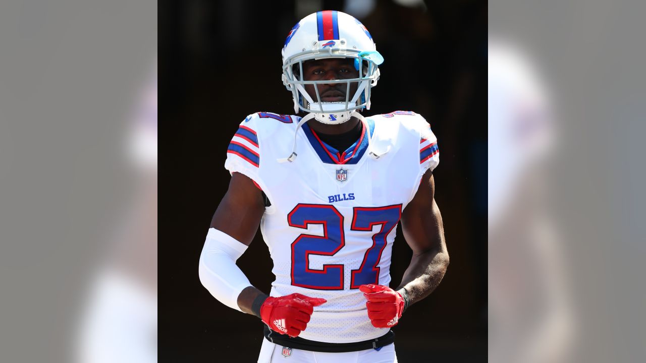 November 19, 2017 Buffalo Bills tight end Charles Clay #85 in action during  the football game between the Buffalo Bills and the Los Angeles Chargers at  the StubHub Center in Carson, California.