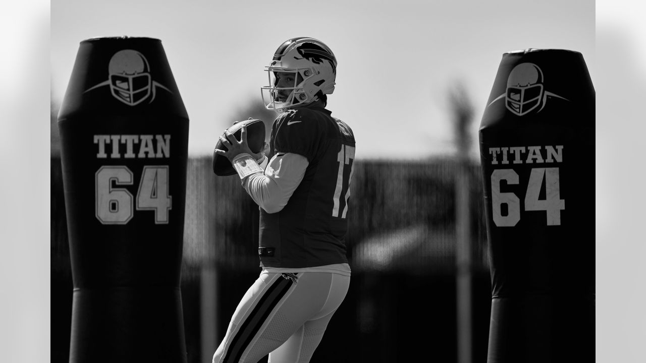 How Bills Radio Network broadcast instant classic game vs. Cardinals in a  windstorm