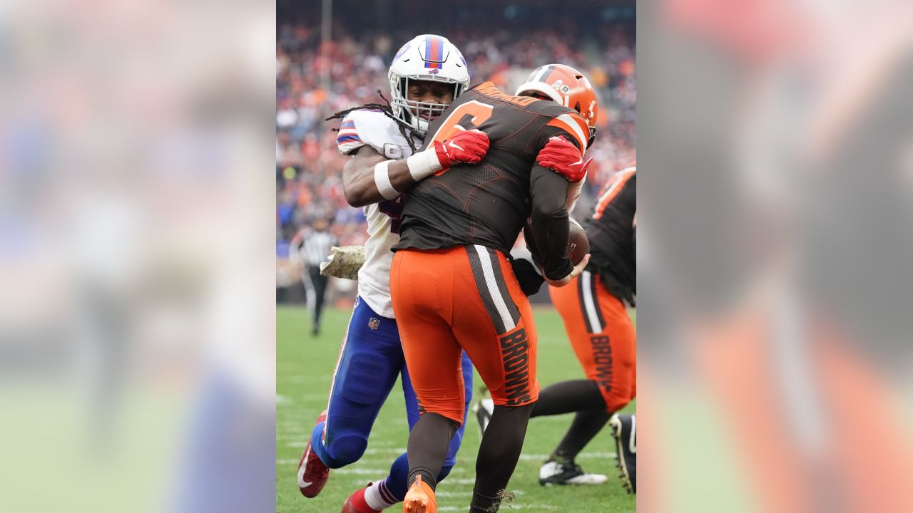 Buffalo Bills quarterback Josh Allen (17) passes against the Cleveland  Browns during an NFL game on Sunday, Nov. 10, 2019 in Cleveland, O.H. (AP  Photo/Rick Osentoski Stock Photo - Alamy