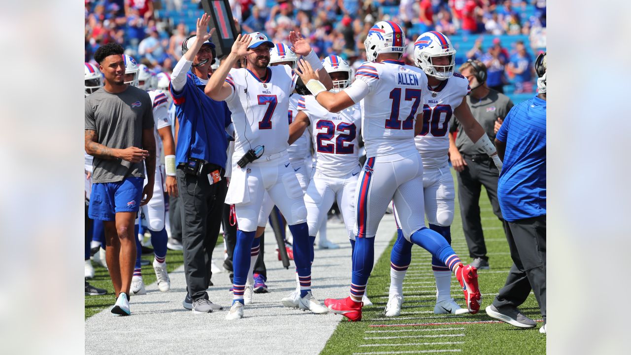 Buffalo Bills shut out the Green Bay Packers 19-0 to close the