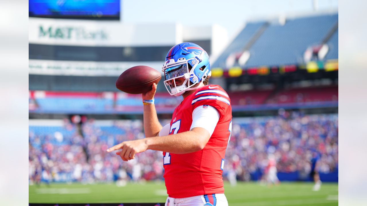 Fans flock to Highmark Stadium for the Bills' Blue and Red practice