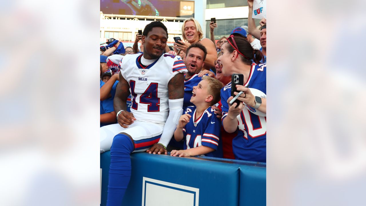 Buffalo Bills - Best fans in the WORLD. ❤️