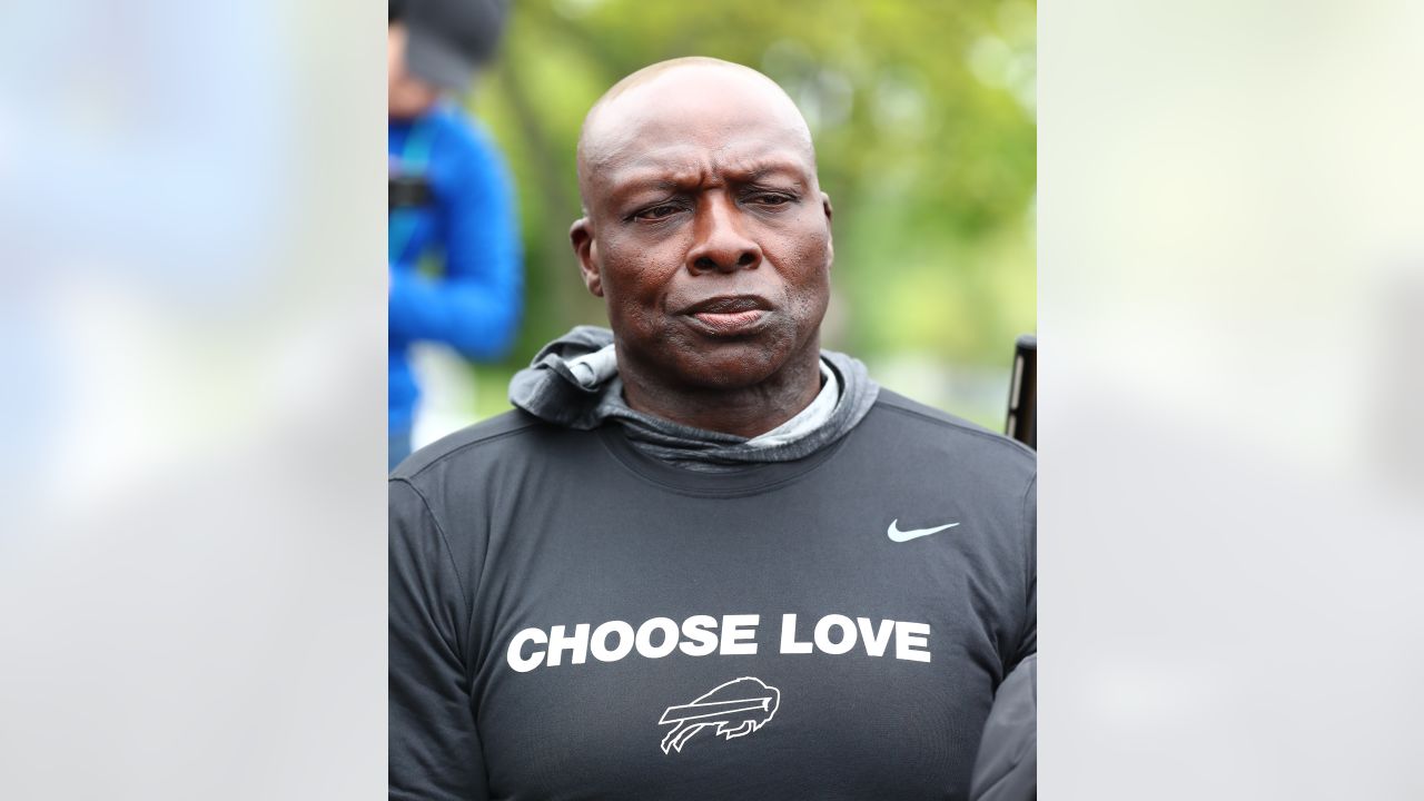 Bills to make 'Choose Love' shirts available to benefit funds