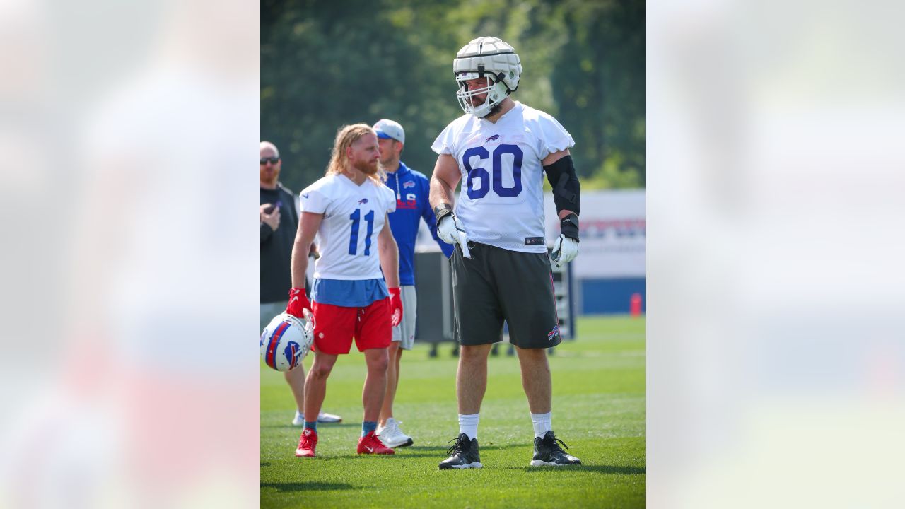 Bills WR Cole Beasley offers to buy game tickets for unvaccinated fans