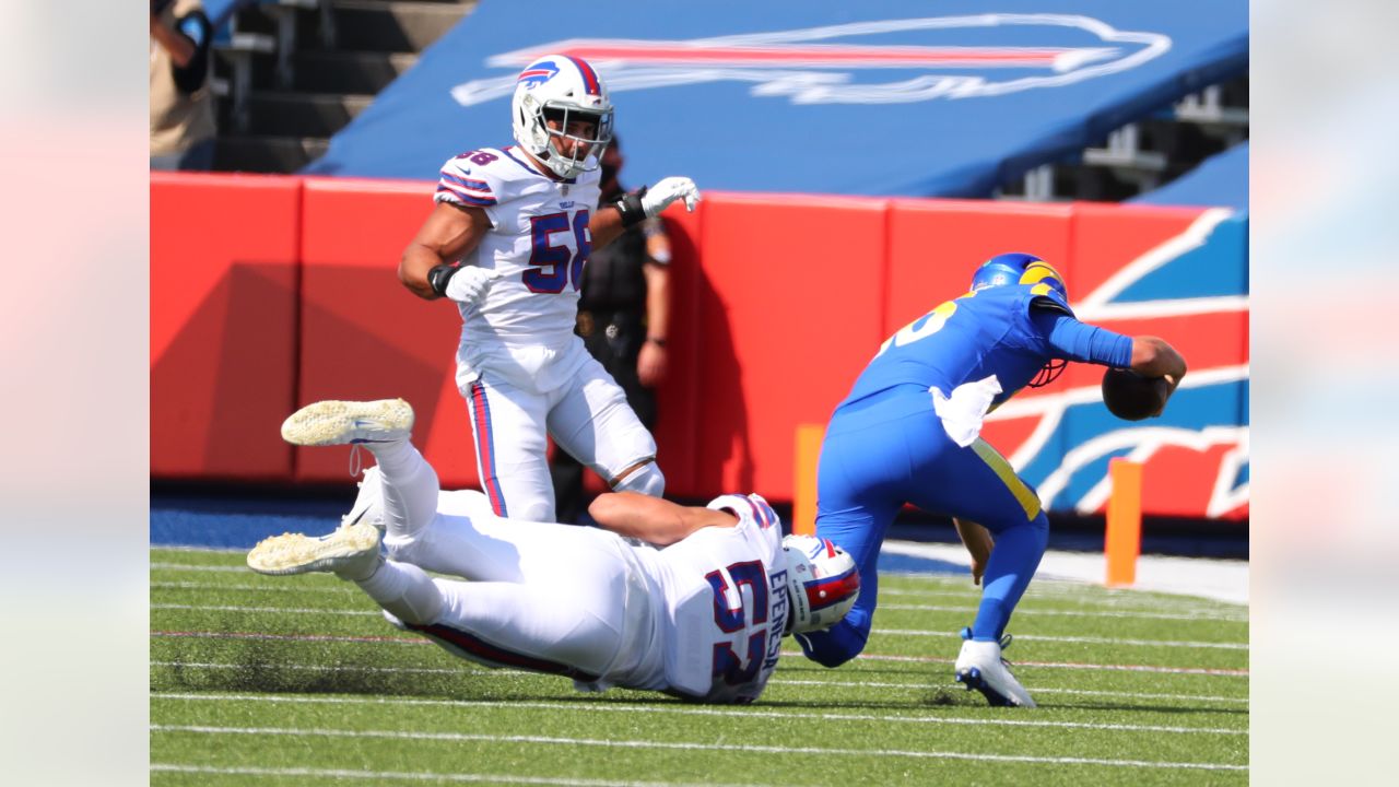 Bills hold on to beat Rams 35-32, improve to 3-0 on season