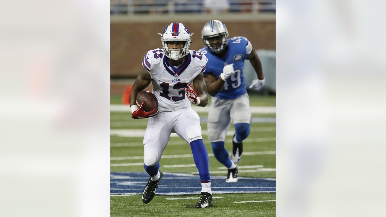 Buffalo Bills quarterback Matt Simms (8) passes against the