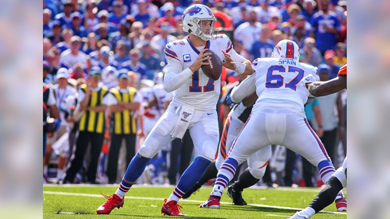 Cleveland, United States. 10th Nov, 2019. Buffalo Bill's Josh Allen thows a  pass as Cleveland Browns Patrick DiMarco closes in at FirstEnergy Stadium  in Cleveland, Ohio on Sunday, November 10, 2019. The