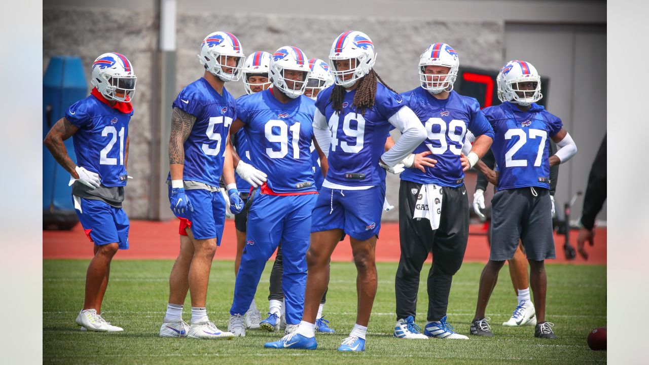 Buffalo Bills' Tremaine Edmunds (49) and Tre'Davious White (27