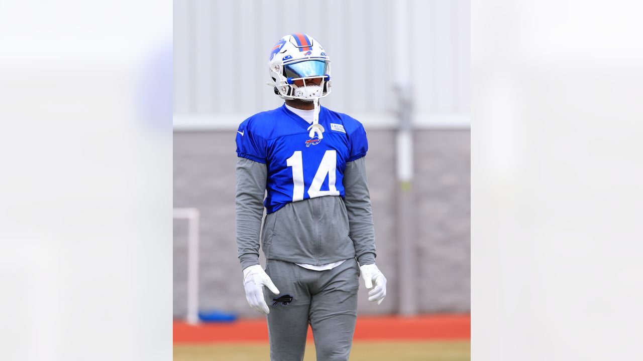 Bills coach Sean McDermott praised for leadership during Damar Hamlin  crisis