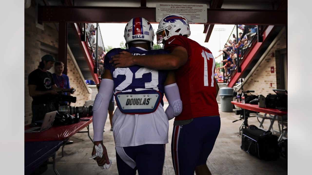 Buffalo Bills quarterback Josh Allen's 40-yard dot to wide receiver Jake  Kumerow is a thing of beauty