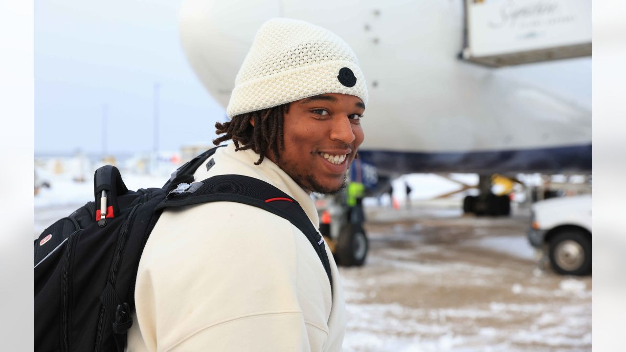 Amid Snowstorm, Bills Shrug, Bundle Up and Make Their Way to Detroit - The  New York Times