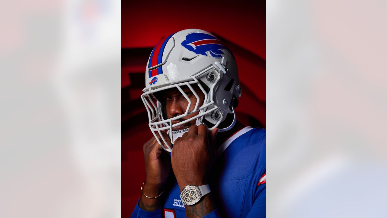 Buffalo Bills wide receiver Khalil Shakir catches a pass during practice at  the NFL football team's training camp in Pittsford, N.Y., Sunday, July 30,  2023. (AP Photo/Adrian Kraus Stock Photo - Alamy