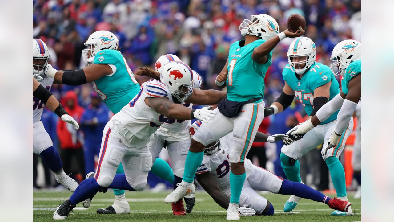 Buffalo Bills beat up on Dolphins legend Dan Marino one last time