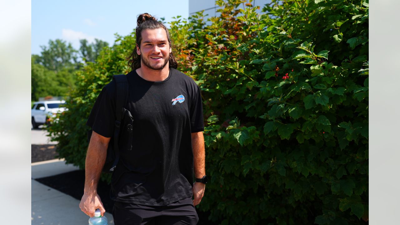 Fans flock to Highmark Stadium for the Bills' Blue and Red practice