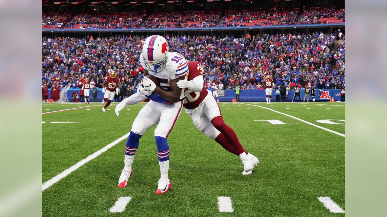 Devin Singletary Buffalo Bills Unsigned Running in Touchdown Vertical Photograph