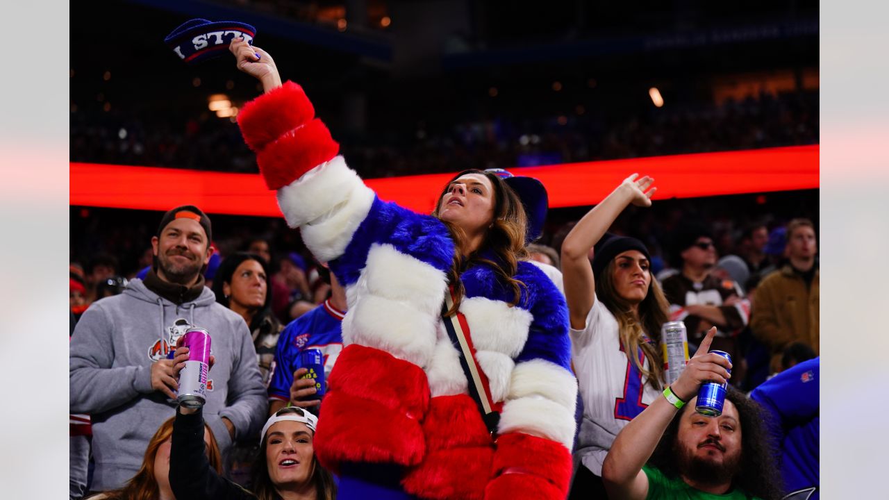 Buffalo Bills thankful for crowd, victory at Ford Field