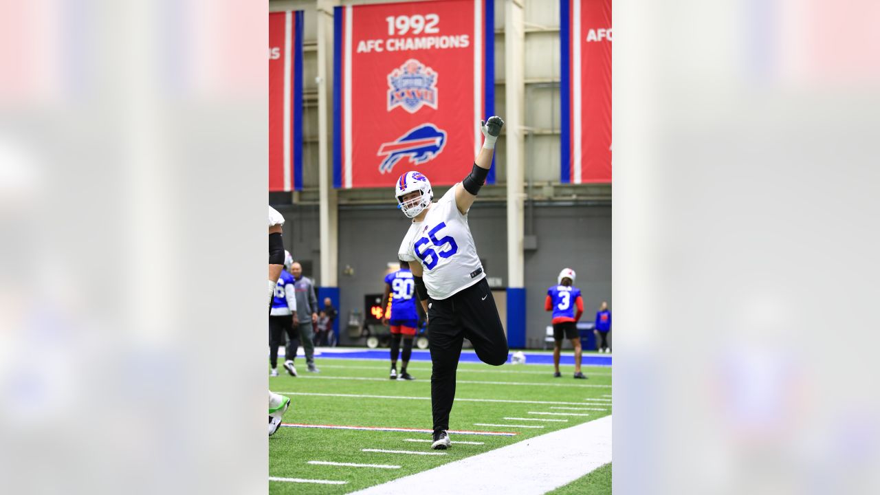 Bills fans head to Chicago for Christmas Eve game 