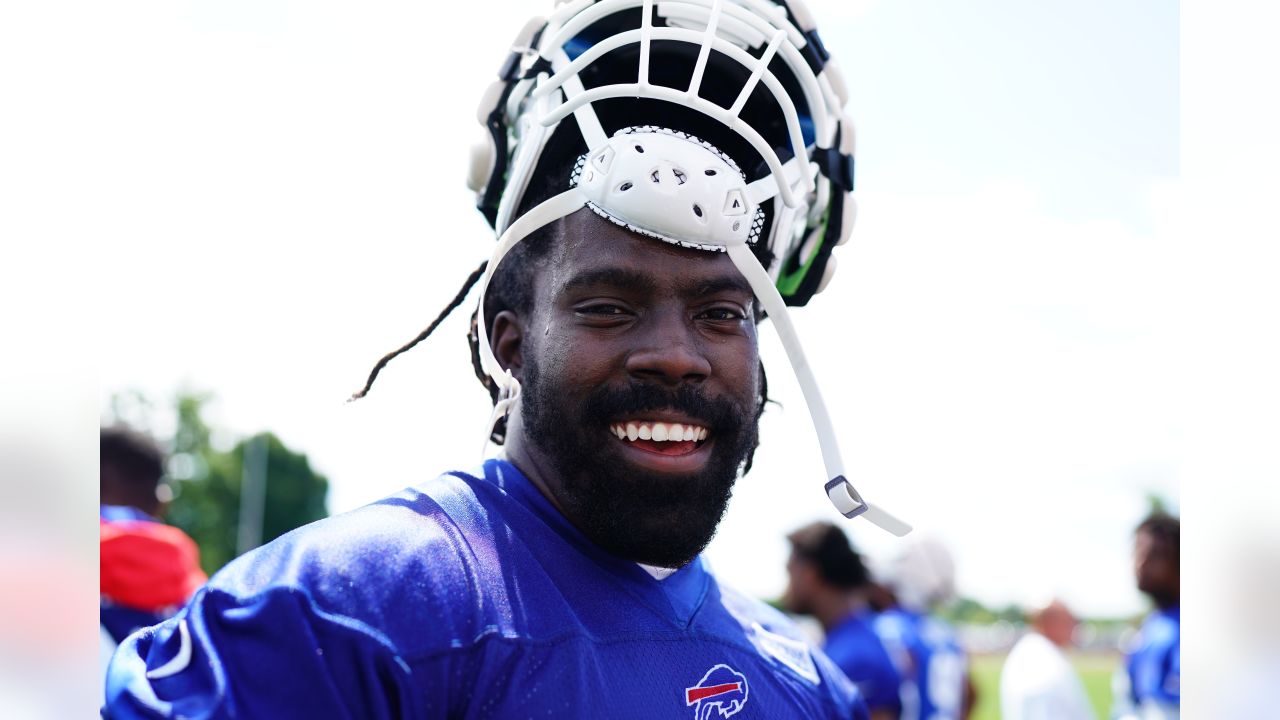 Helmet Stalker on X: Bills QB Josh Allen lost the end piece of his  chinstrap towards the end of today's game. The black end piece is attached  to the Ratchet-Loc system to