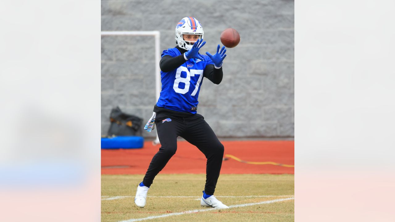 Hawkeye Football - Former Hawkeye and Buffalo Bills standout Micah Hyde is  using his platform to help support the Buffalo community after last week's  senseless shooting. ESPN 