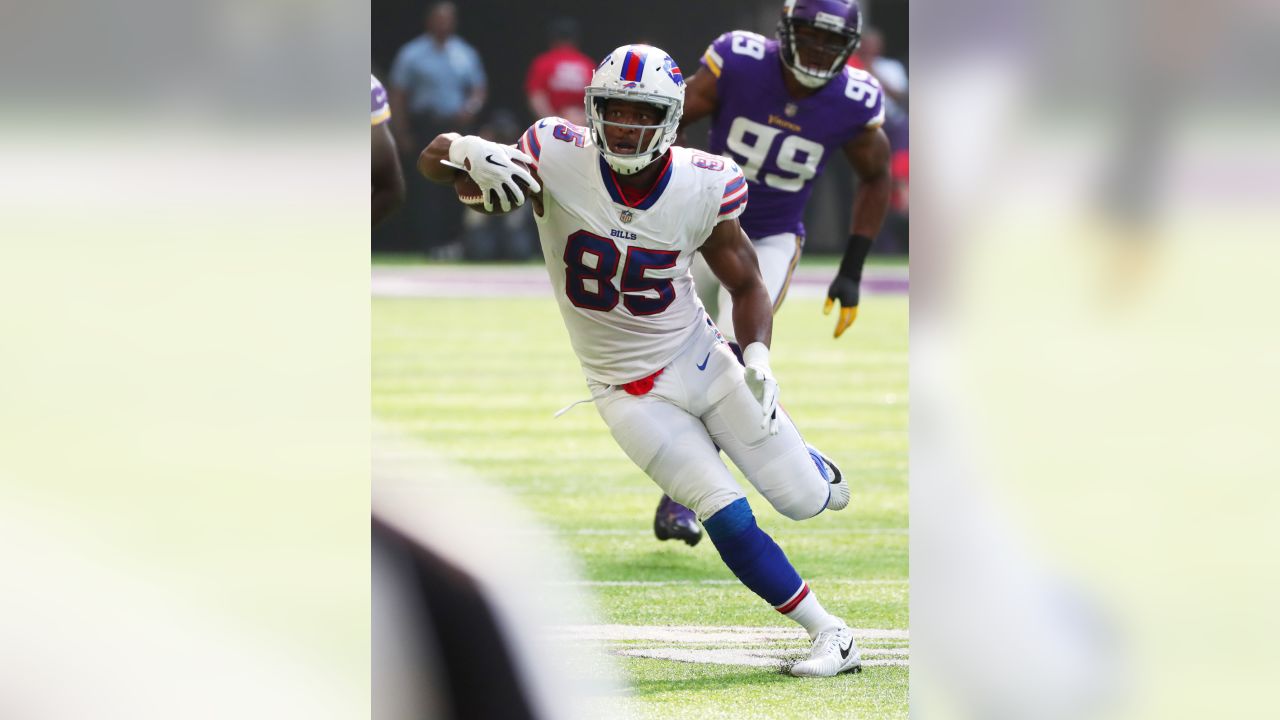 Buffalo Bills defensive end Mario Williams (94) leaves the field after a  game against the Minnesota Vikings in a preseason NFL football game won by  the Vikings 36-14 on Friday, Aug. 17