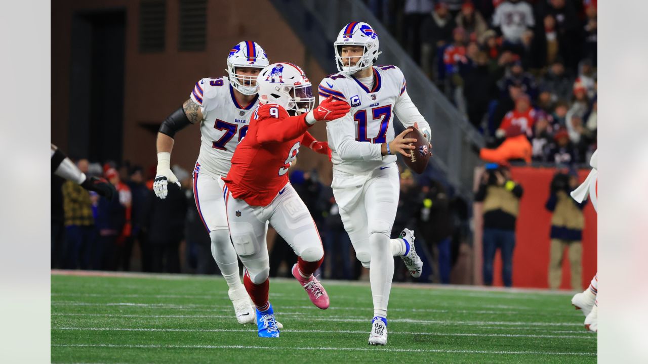 Bills-Patriots halftime score: Buffalo leads in Foxborough, 17-7